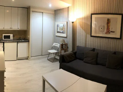 Estudio en calle Coslada, 3
