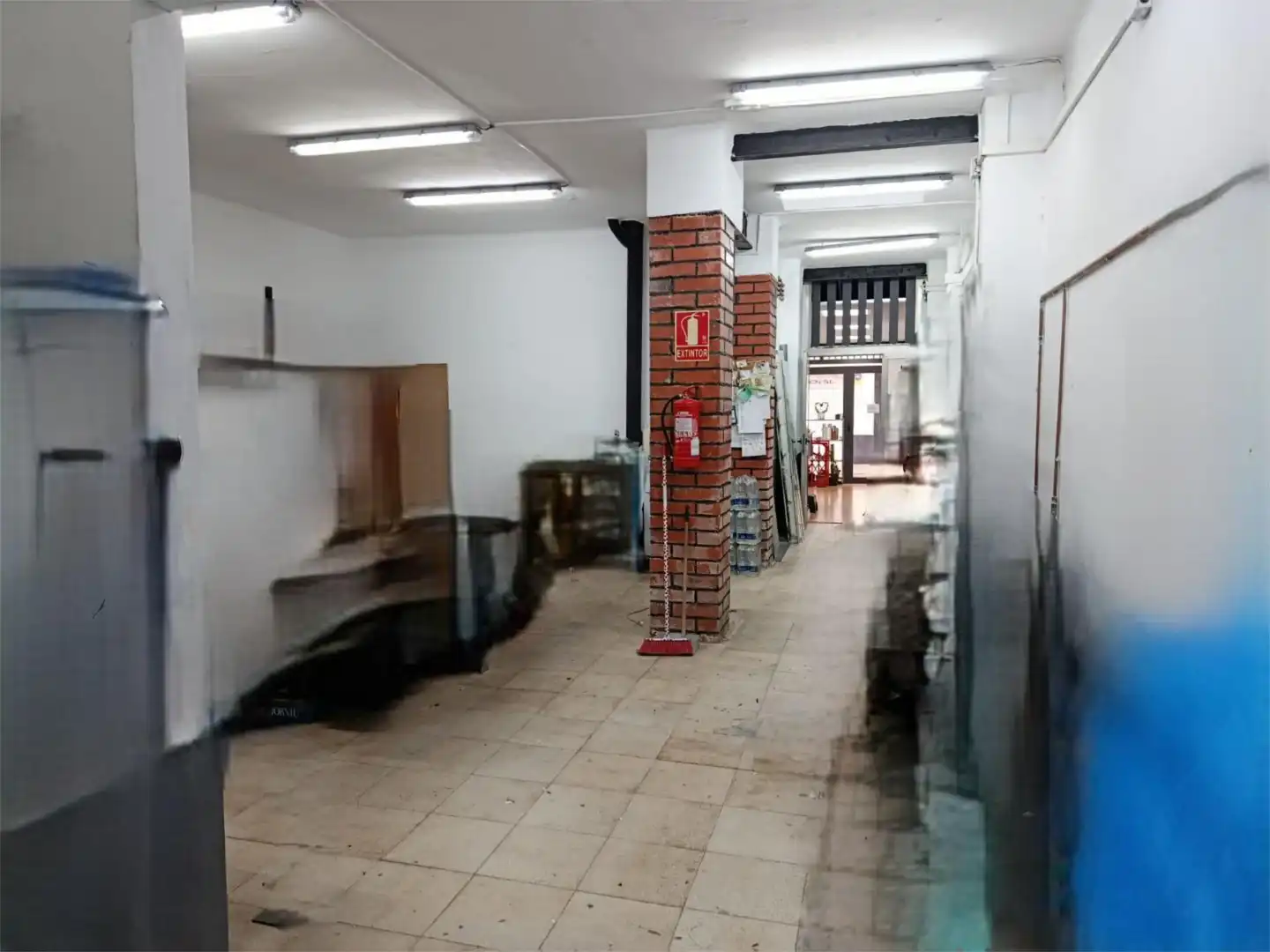 Local comercial en  Carrer de Joan Maragall 28 - Foto 6
