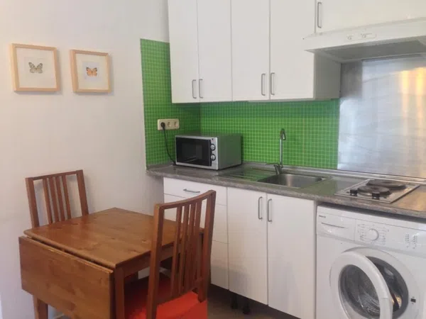 Estudio en calle de Aguilón, 14 - Foto 1