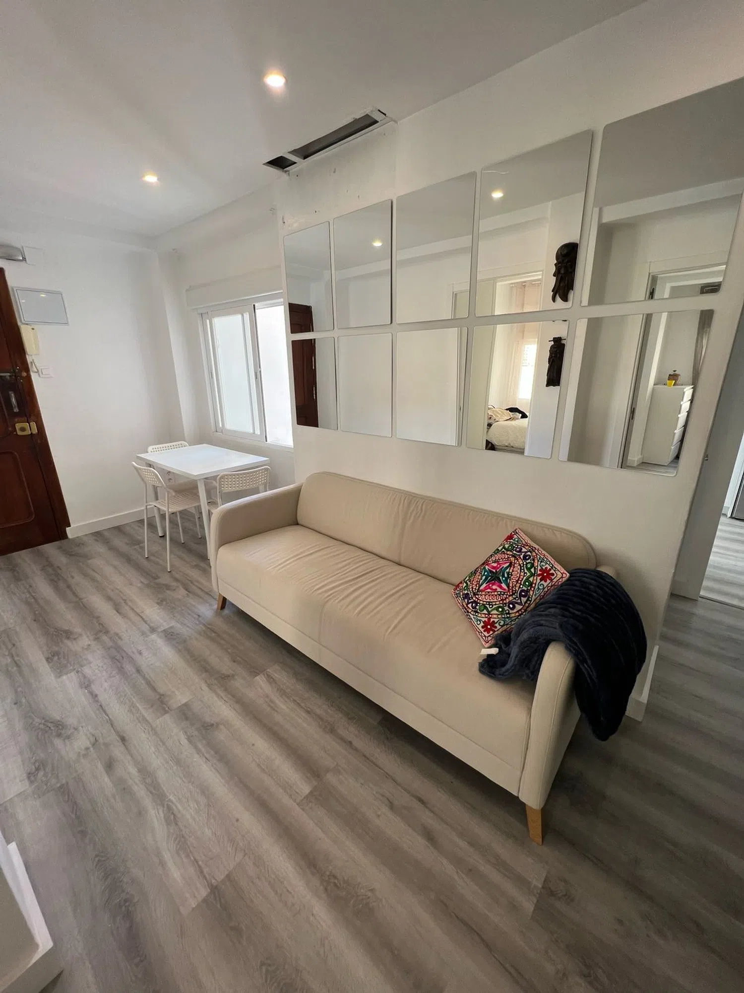 Piso en calle Mauricio Moro Pareto, 5 - Foto 1