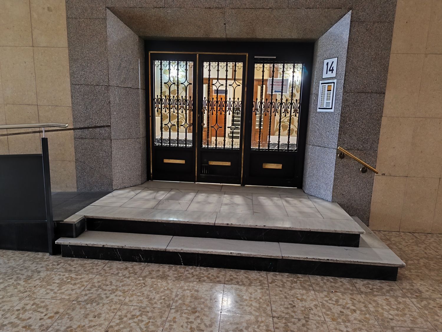 Ático en avenida de Villamayor, 14 - Foto 3