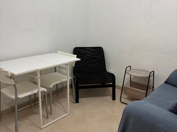 Estudio en calle de Berlín, 51 - Foto 3