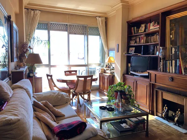 Piso en calle de Galileo, 47