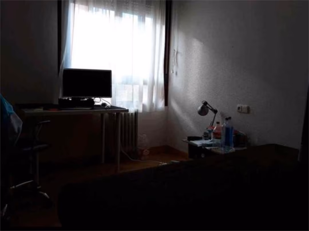 Piso en Zona Eroski - Foto 7