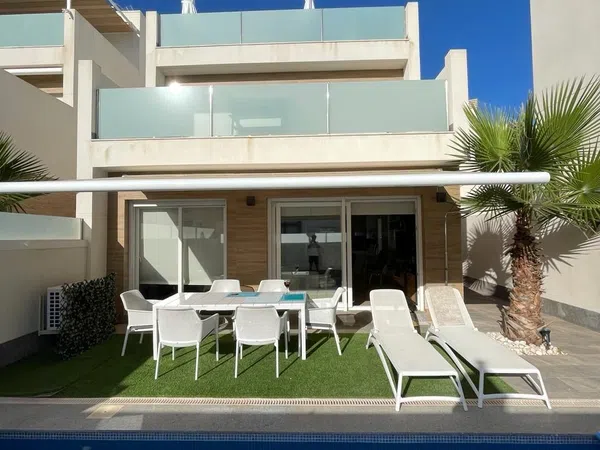 Casa o chalet independiente en Calle Alberto Durero, 12, Los Peñascos-El Salero-Los Imbernones, Los Peñascos-El Salero-Los Imbernones - Foto 1