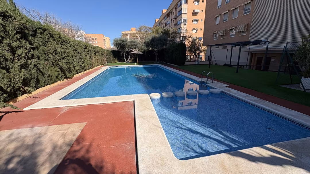 Piso en  Carrer Olof Palme 12 - Foto 2