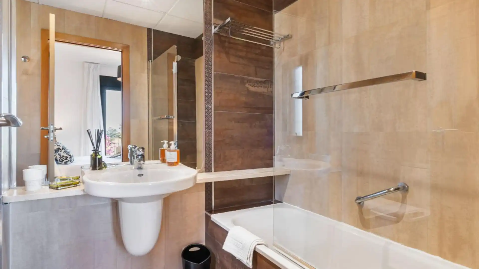 Casa adosada en  Calle Teodosio 12 - Foto 38