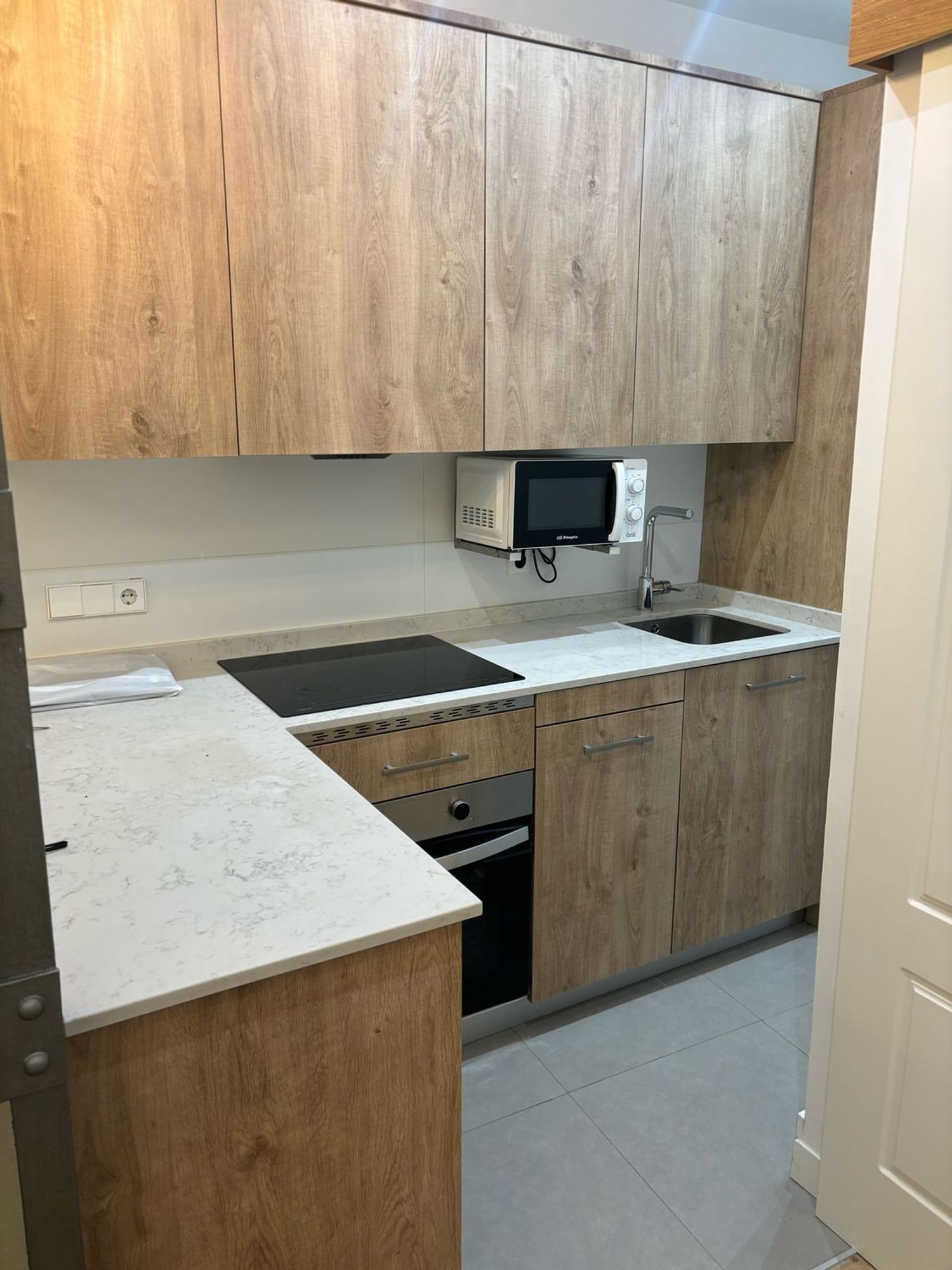 Piso en calle de María de Guzmán, 38 - Foto 2