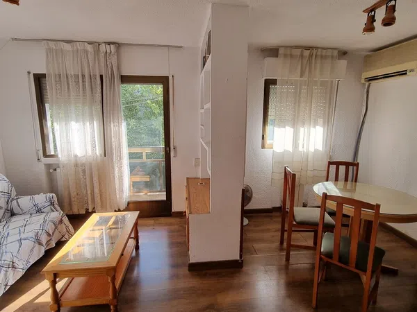 Piso en calle de la Encomienda de Palacios, 1