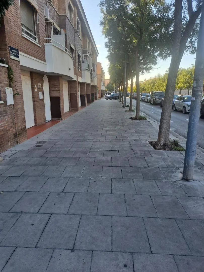 Casa adosada en  Carrer de Rosa Luxemburg 9 - Foto 1