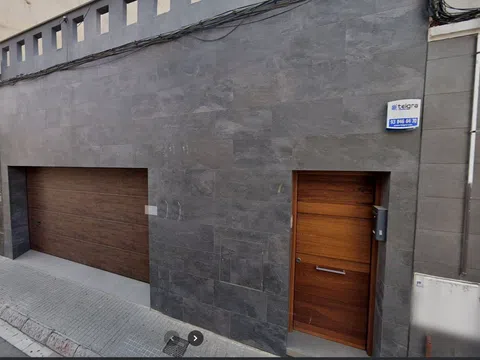 Casa independiente en calle d'Anníbal, 37