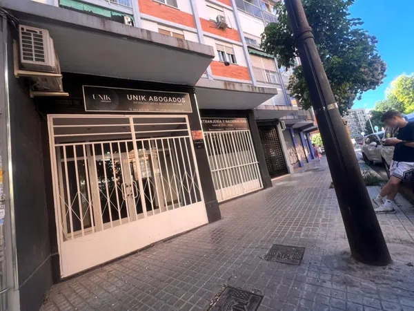 Local en Calle de l'Uruguai, 2 - Foto 1