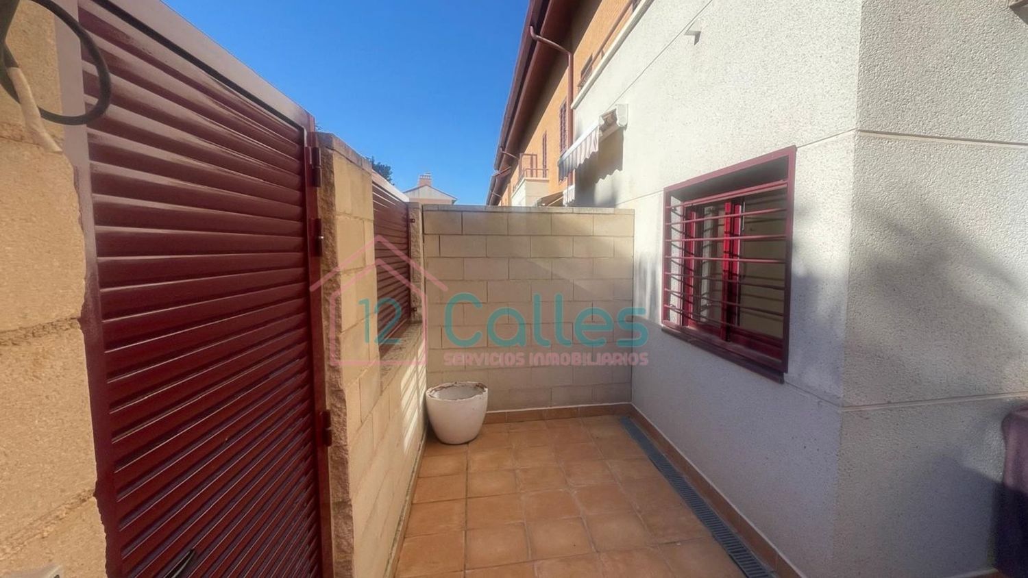 Chalet adosado en Calle Alhambra de Granada s/n, Nuevo Aranjuez-Ciudad de las Artes - Foto 3