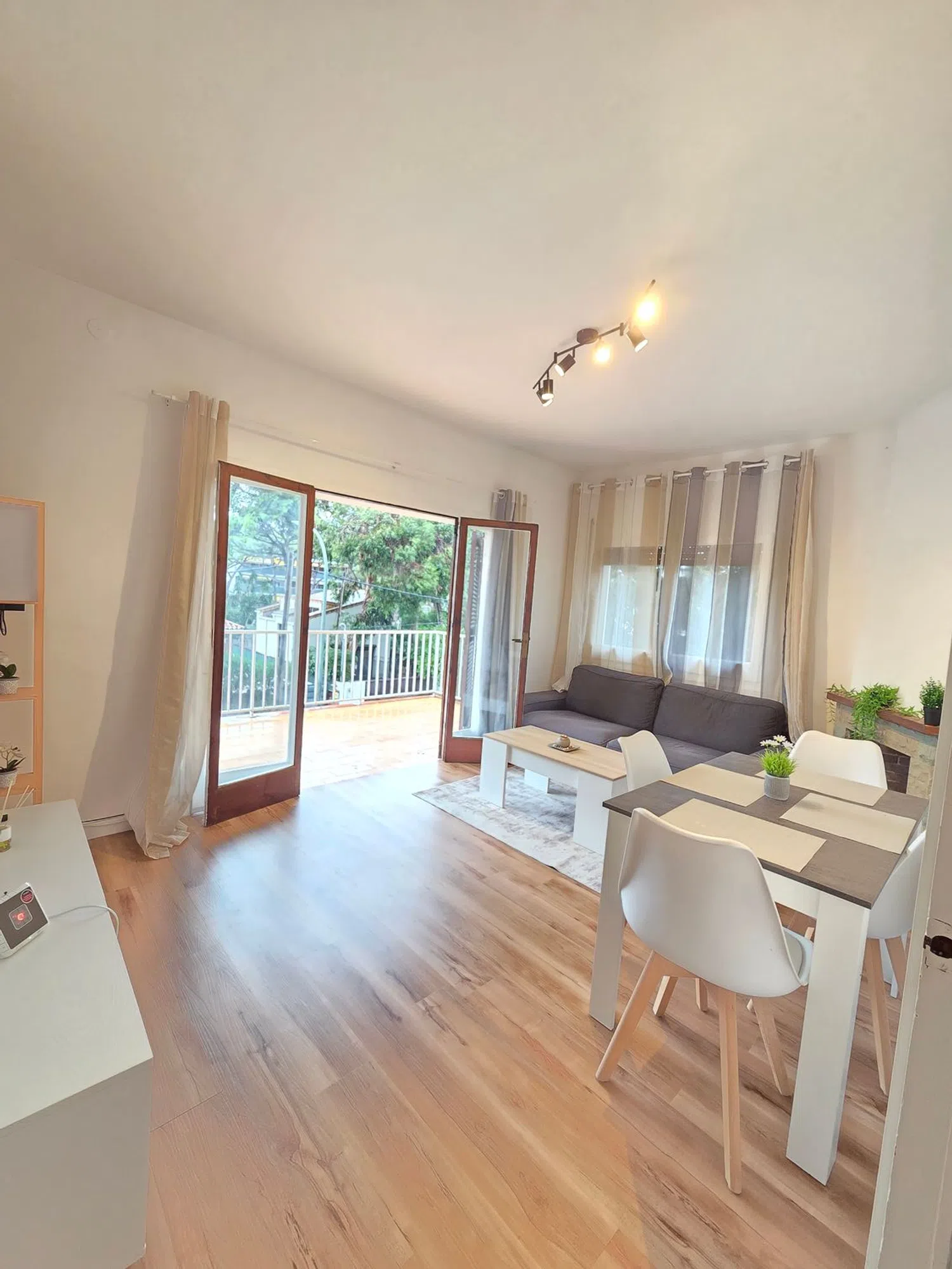 Piso en La Pineda - Foto 6