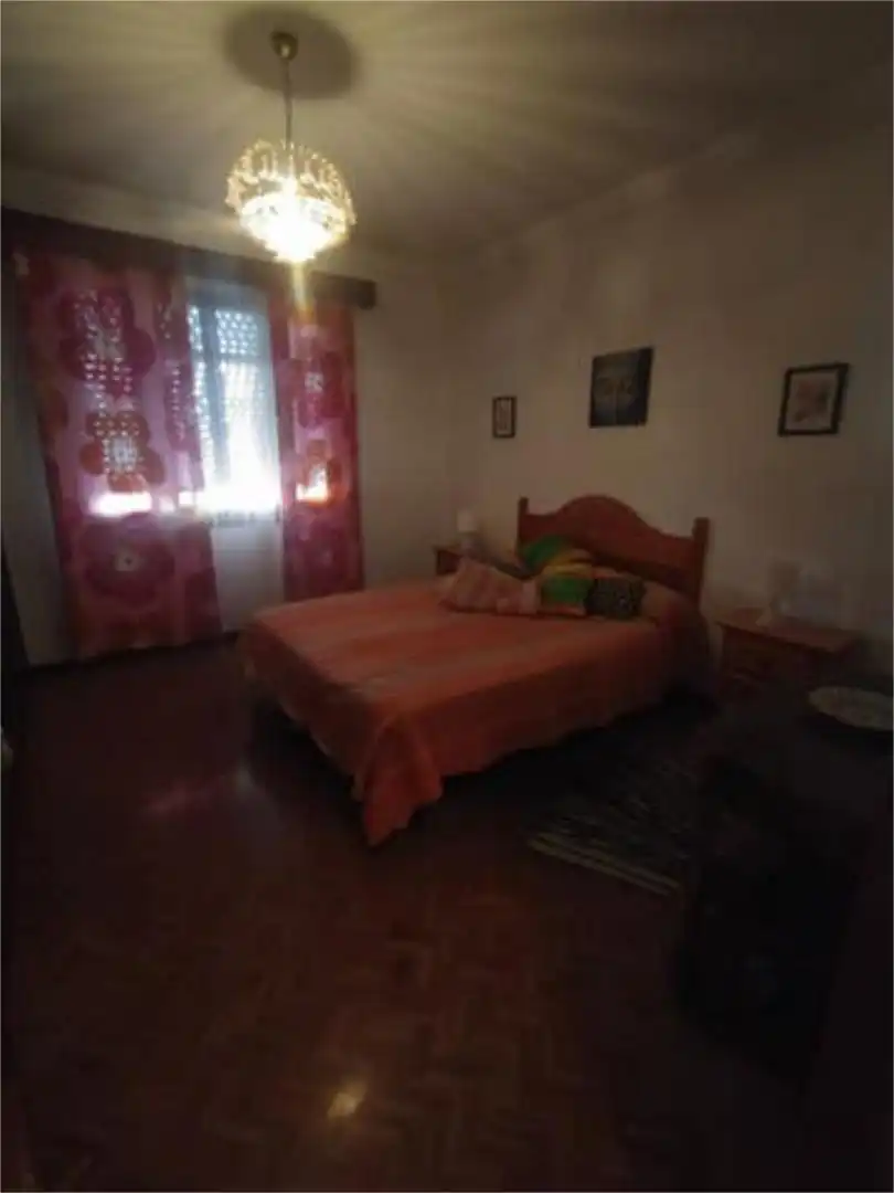 Chalet en centro de la línea - Foto 4