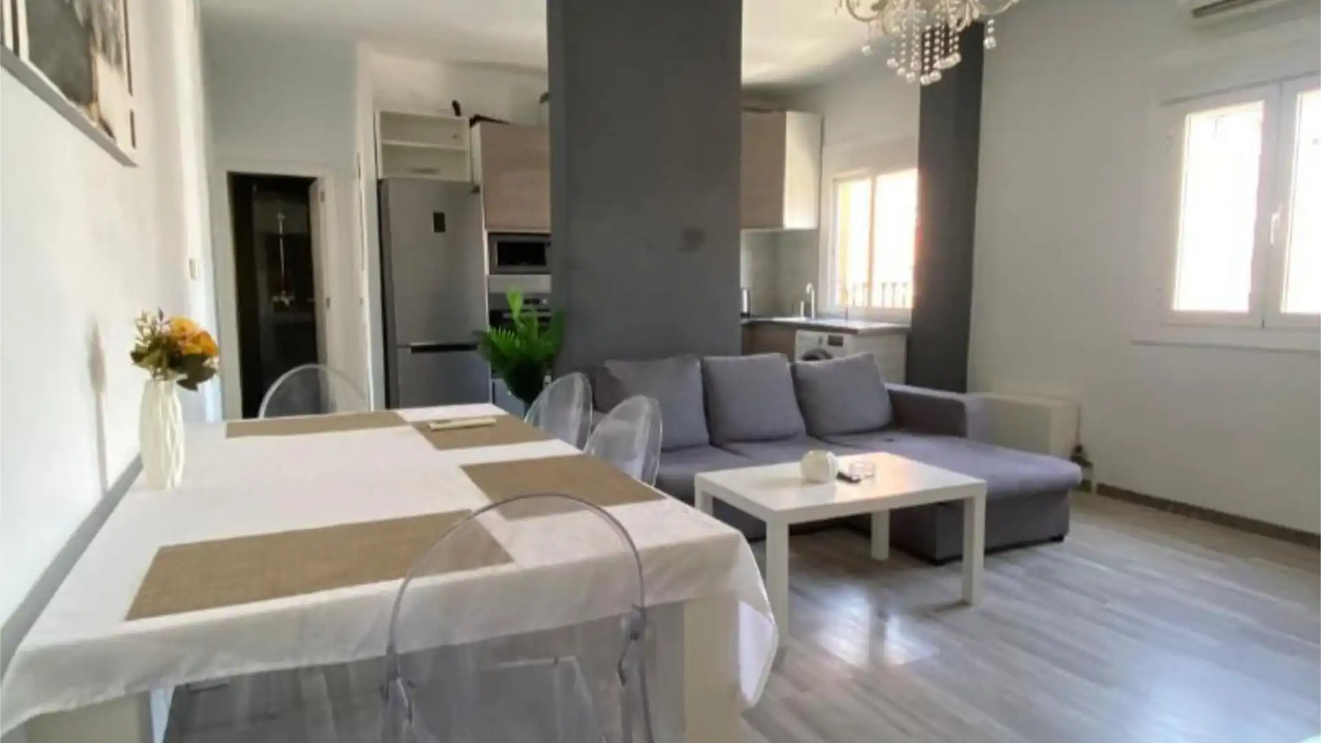 Piso en  Carrer de Campoamor 4 - Foto 1