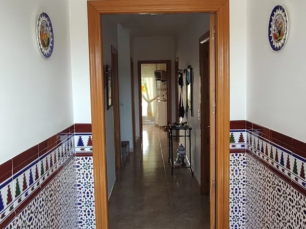 Chalet adosado en Baena - Foto 3