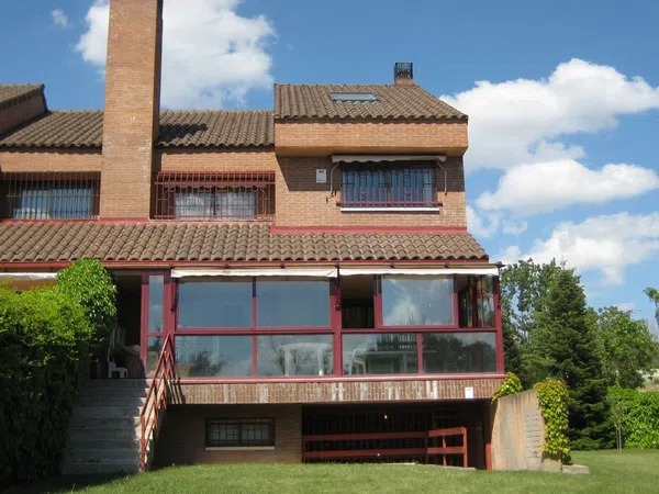 Chalet pareado en Colonia - Foto 1