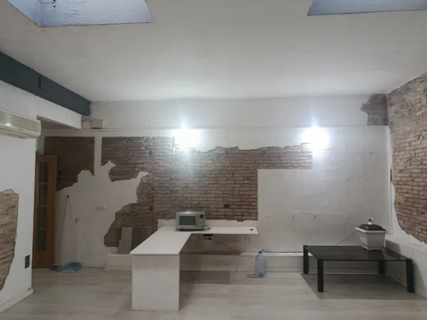Local en Calle de València, El Camp de l'Arpa del Clot - Foto 1