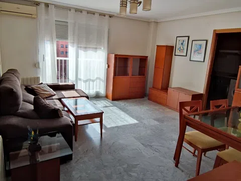 Piso en plaza Beatriu Civera, 2