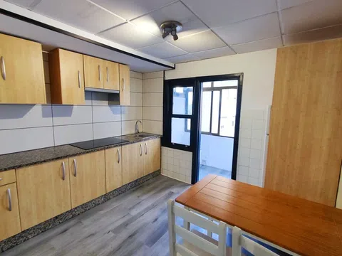 Piso en calle Pega, 10