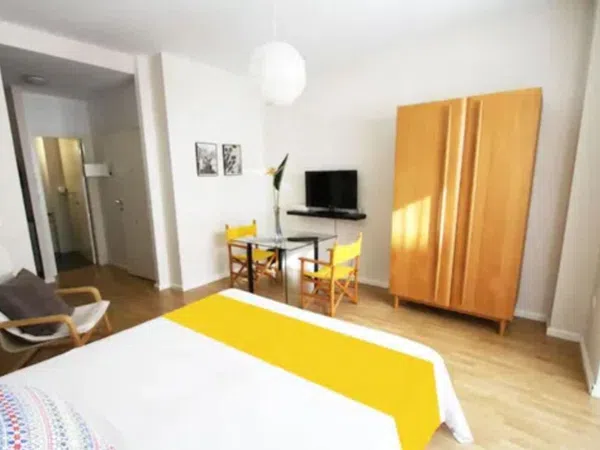 Estudio en calle isabel la católica, 6