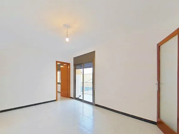 Piso en Barrio Cerdanyola sur - Foto 1