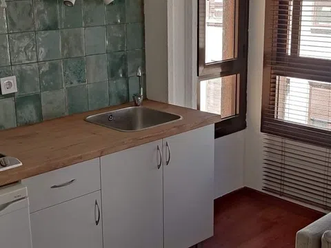 Estudio en ticia, 27