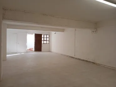 Local comercial en Cornellà de Llobregat - Foto 2