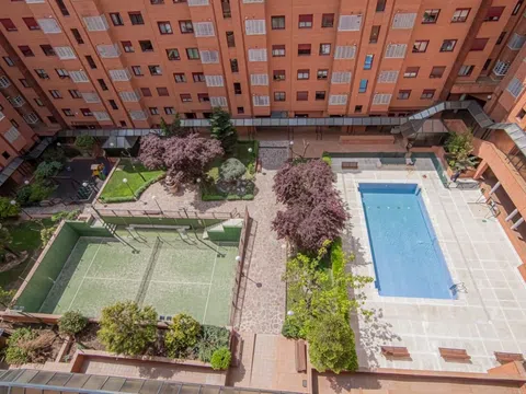 Piso en calle de Melilla, 31