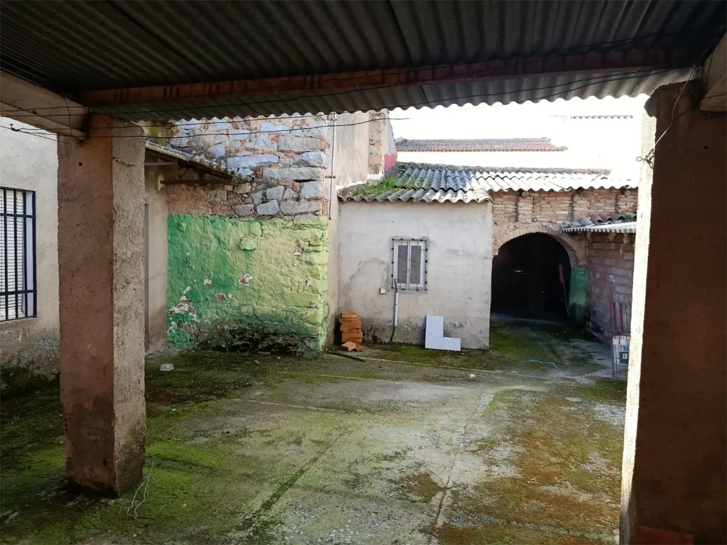 Casa adosada en  Calle Vinuelas 56 - Foto 2