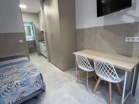 Estudio en calle de Antonia Lancha, 30