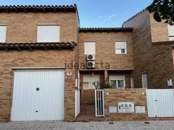 Casa o chalet independiente en Calle de Cristóbal Colón, 31 - Foto 1
