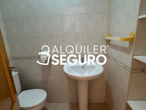 Piso en Calle Río Guareña - Foto 13