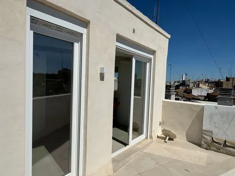 Ático en calle de Bolonia, 15