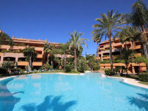 Piso en Alameda de las Brisas, 4, Bahía de Marbella - Foto 2