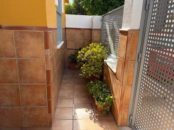 Chalet adosado en Calle Formentera, 38, Zona Vega, Zona Vega - Foto 1