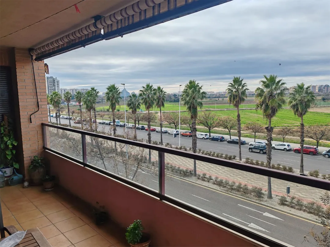 Piso en  Carrer de la Canal de Navarrés 9 - Foto 6