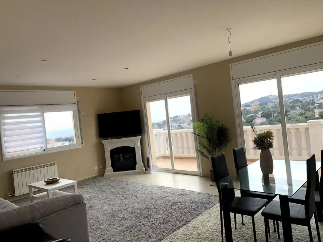 Piso en  Avinguda Stanta Maria de Montserrat 65A - Foto 3