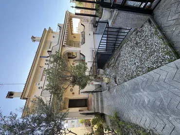 Casa adosada en  Carrer de Lluís Companys 51 - Foto 2