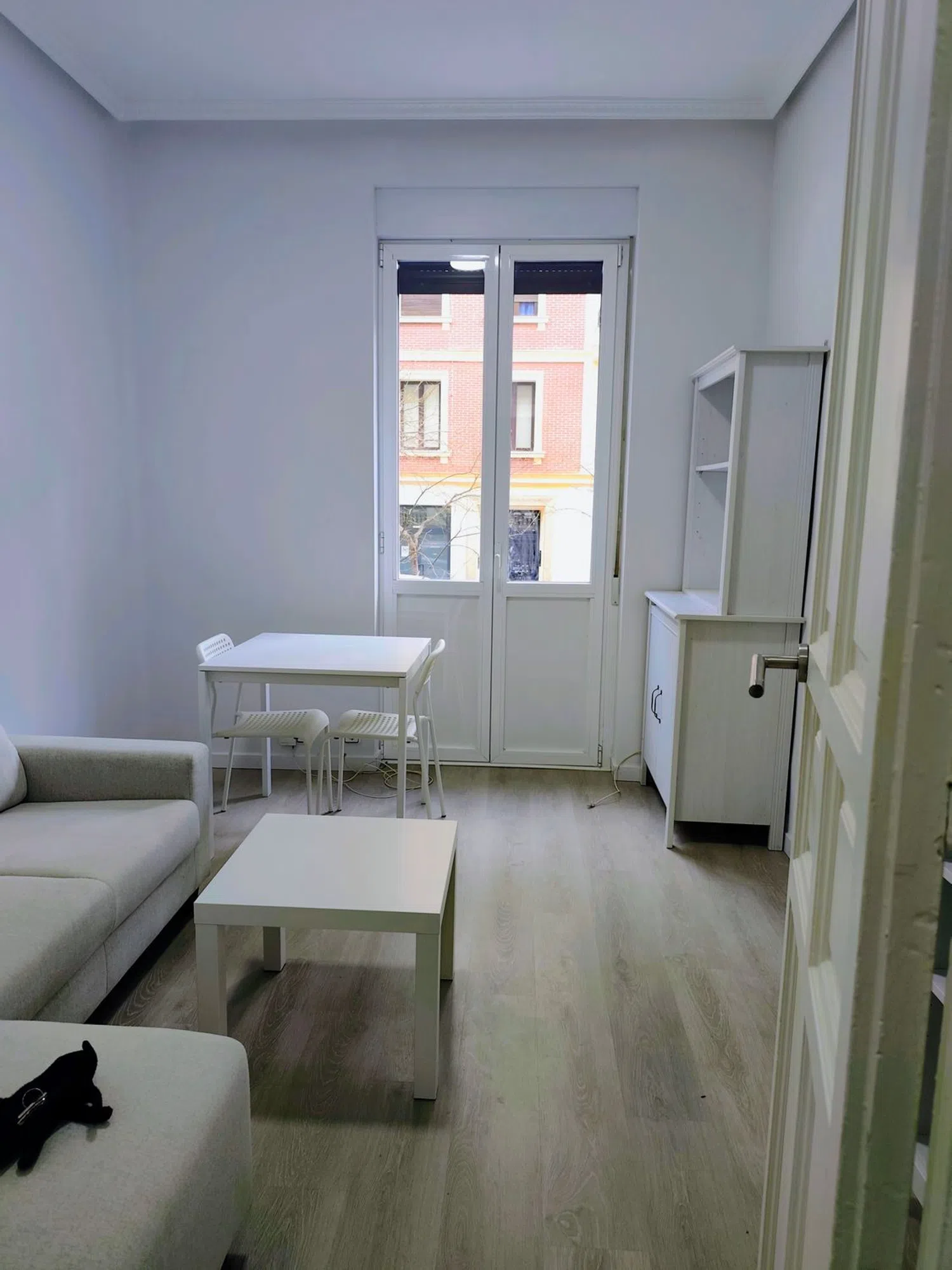 Piso en calle de Guzmán el Bueno, 29 - Foto 2