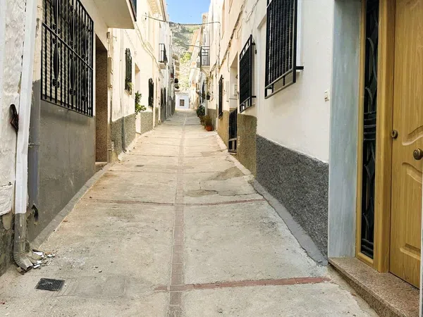 Casa de pueblo en Del Medio s/n - Foto 1