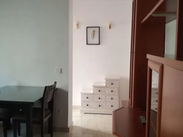 Piso en calle Naranco, 2