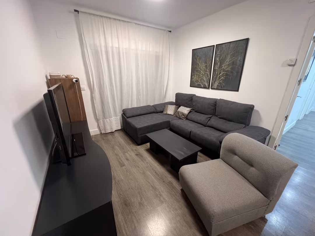 Piso en  Calle Sanguino Michel 12