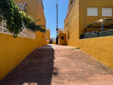Casa adosada en  Carrer Francesc Peris i Valls 17 - Foto 4