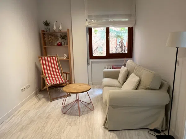 Piso en calle de Menorca, 44