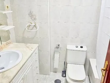Piso en Numancia - Foto 8