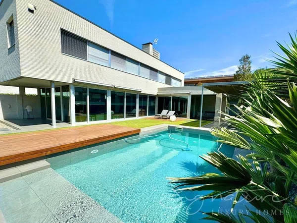 Casa o chalet independiente en Avenida Can Vilallonga, Golf, Golf - Foto 1