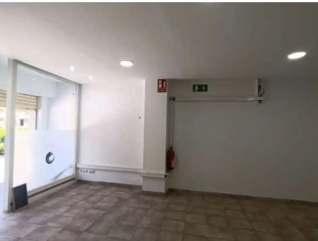 Local comercial en Sant Cugat del Vallès - Foto 3