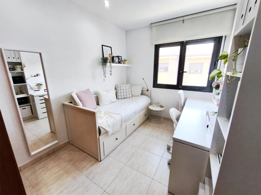 Casa adosada en  Carrer de Rector de Vallfogona 51 - Foto 20